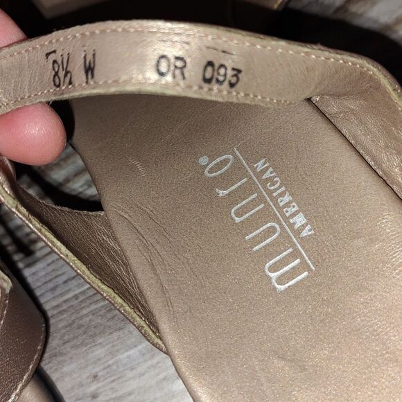 Munro bronze color sandals Sz 8.5W - Picture 7 of 7